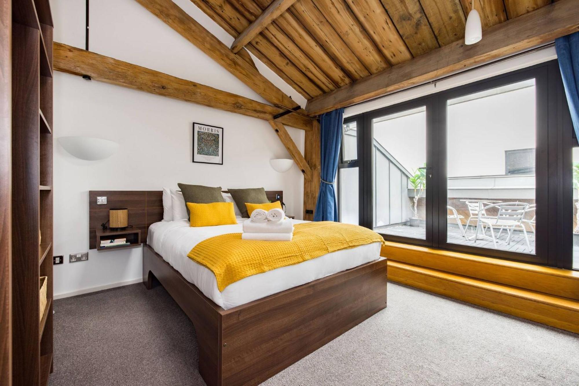 Wild Roses Serviced Apartments - Excel Warehouse 2 Лондон Экстерьер фото