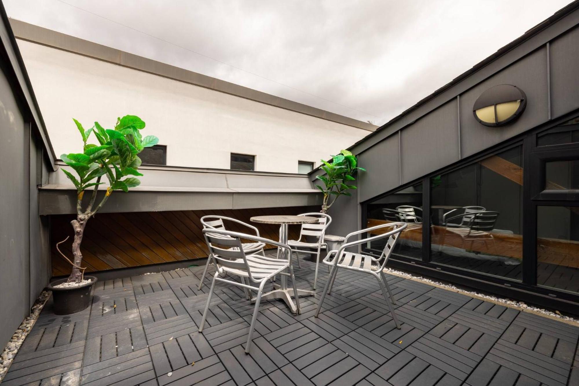 Wild Roses Serviced Apartments - Excel Warehouse 2 Лондон Экстерьер фото